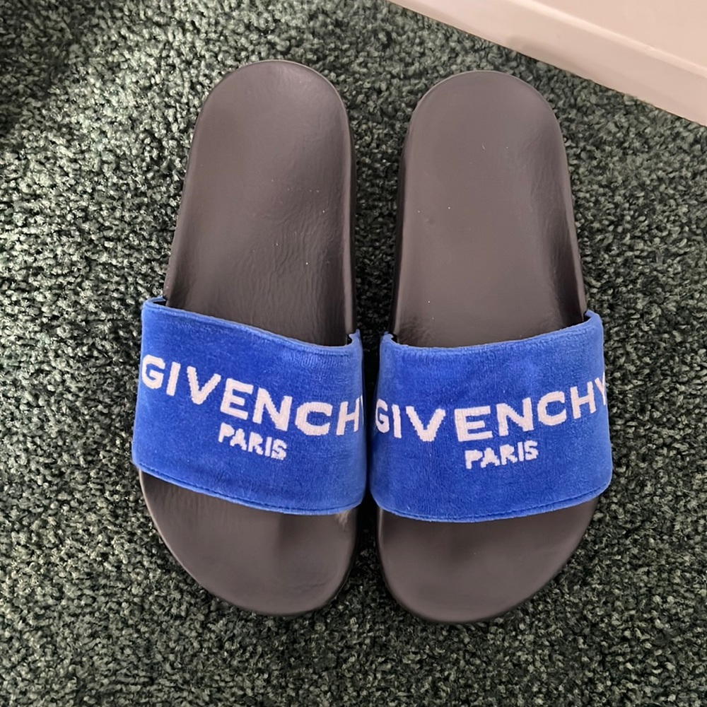 Givenchy pairs slides